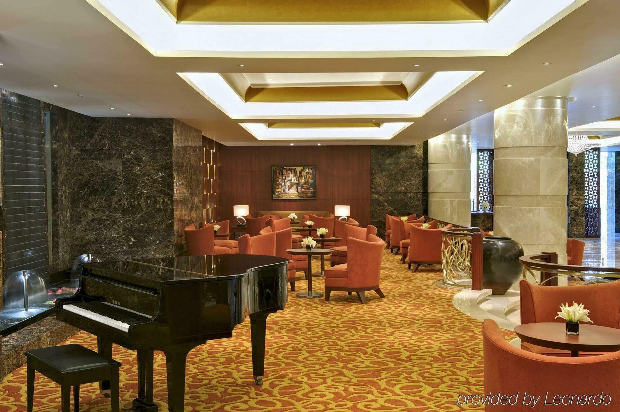 Taj Coromandel Chennai Restaurante foto The Lounge at the airport